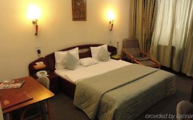 Relax Comfort Suites Hotel Bucareste Room photo