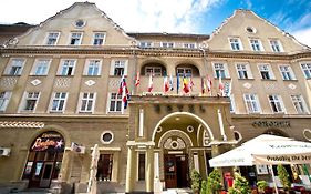 Hotel Coroana Braşov Exterior photo
